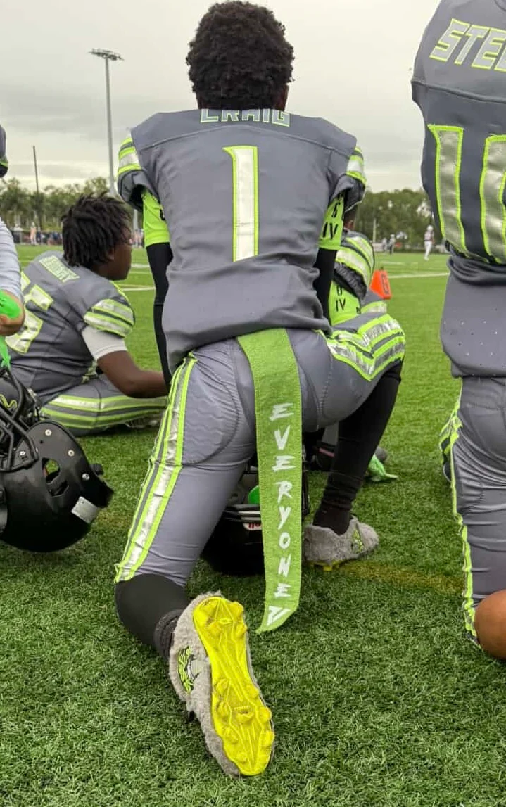 Rivel Extra Long Streamer Football Towel - Image 11