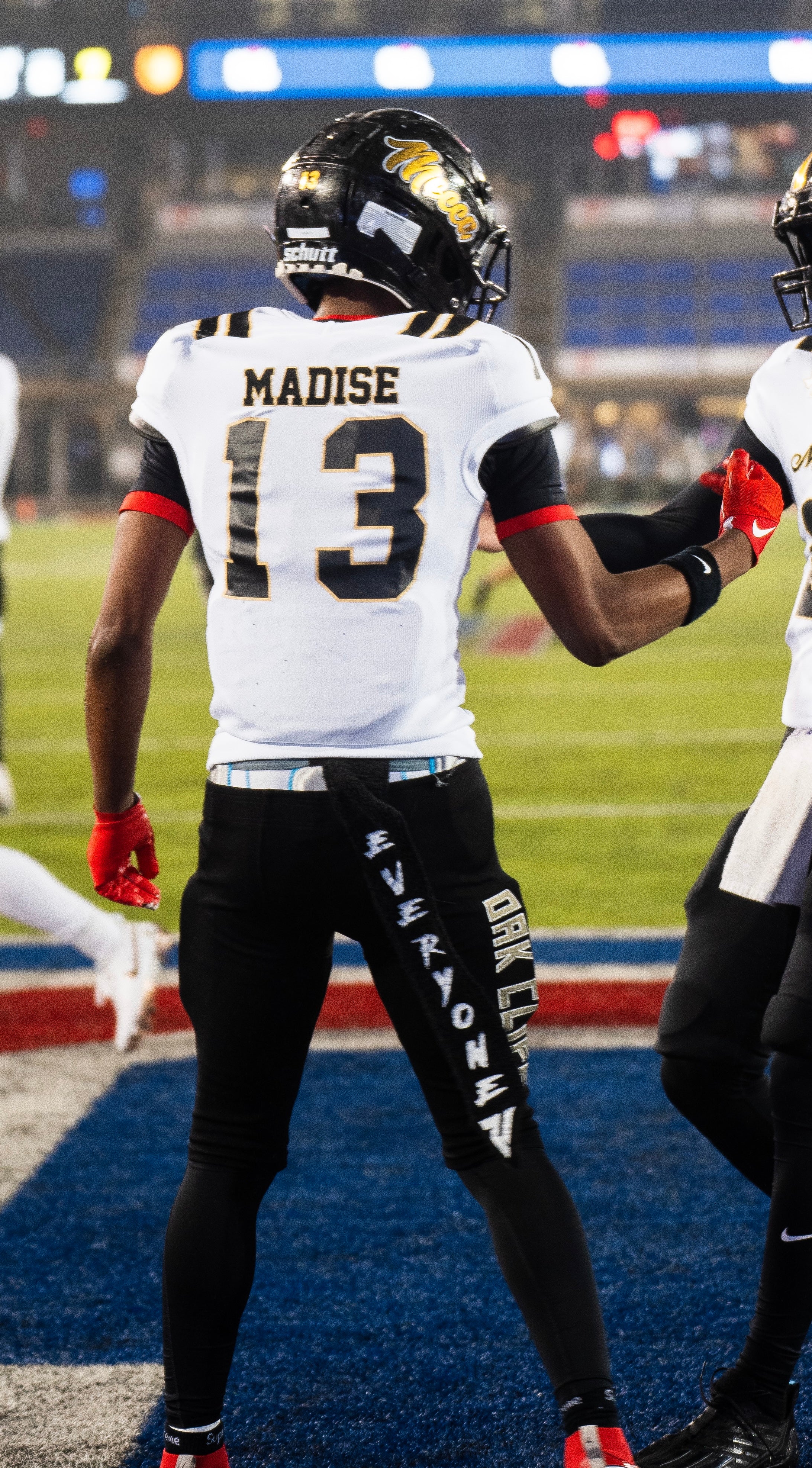 Rivel Extra Long Streamer Football Towel - Image 6