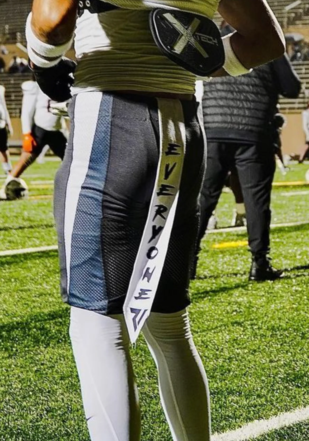 Rivel Extra Long Streamer Football Towel - Image 8