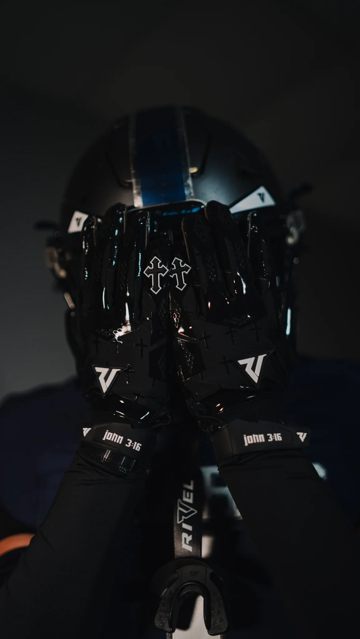 IGWT 4.0 Football Gloves - Image 3