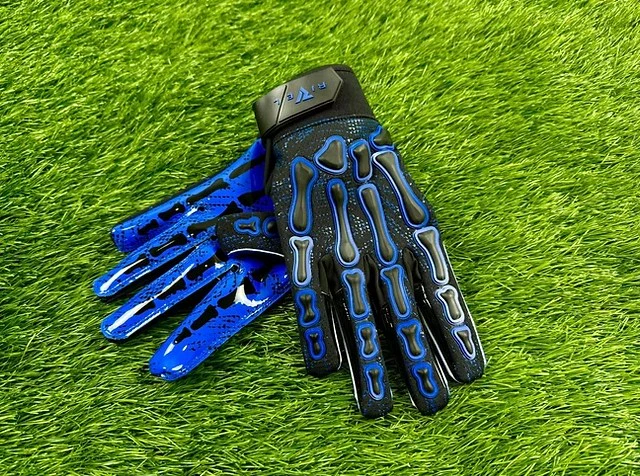 Reaper BLK OREO Bones Football Gloves - Image 13