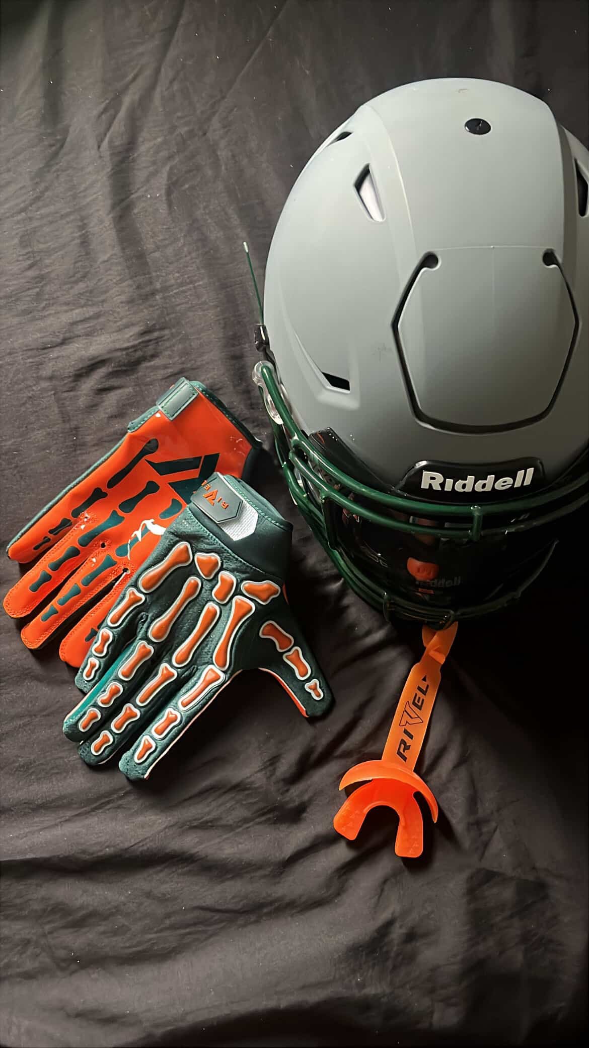 Reaper College Bones Football Gloves - Image 10