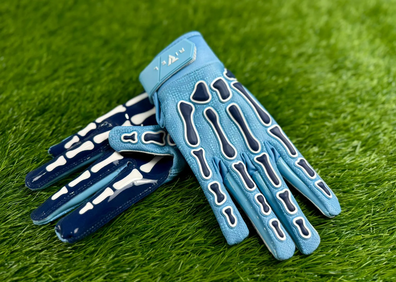 Reaper College Bones Football Gloves - Image 12