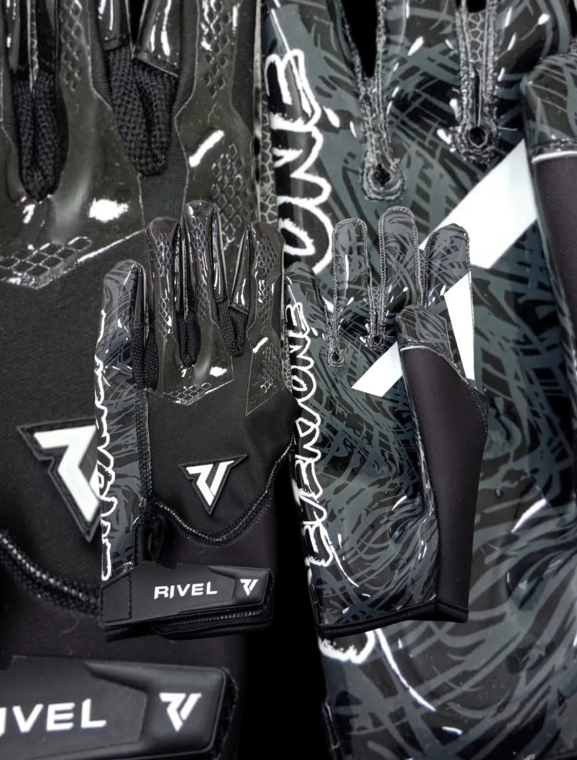 Savage EVRY1 Football Gloves - Image 8